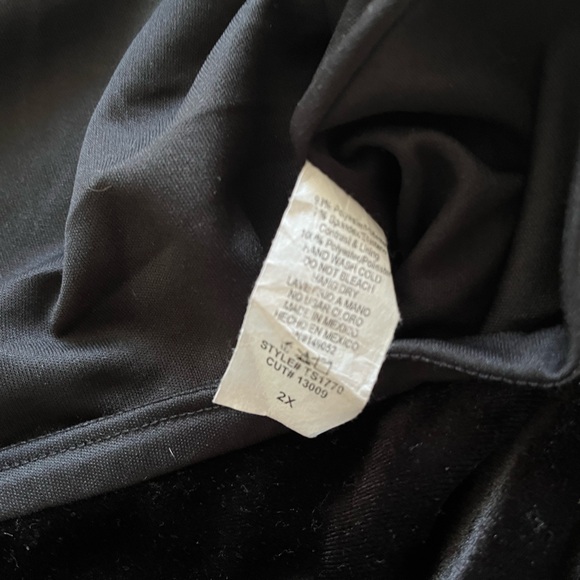 SIZE 2X Fashion Nova Black Velvet Maxi Skirt with Ruffle Slit - Picture 3 of 7